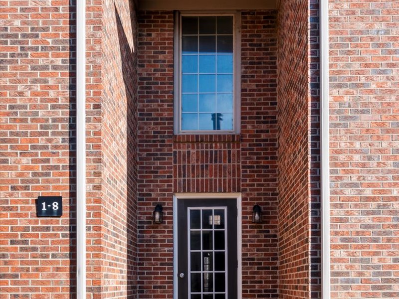 2002 Convent Place